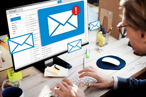 E-Mail